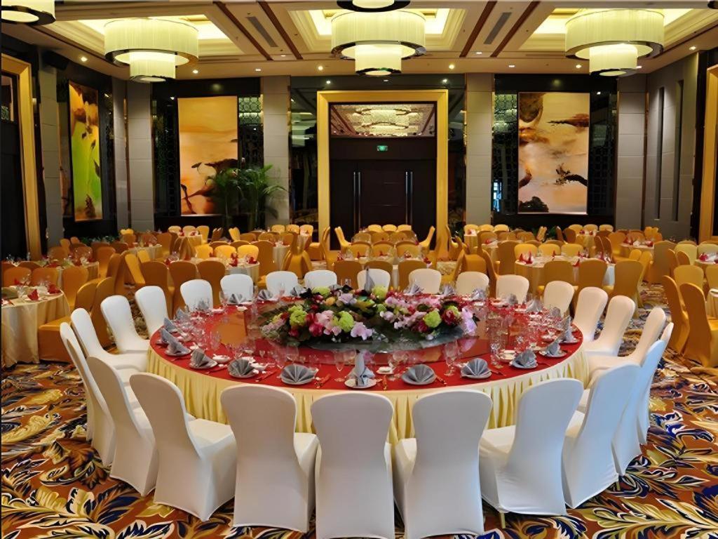 Country Garden Phoenix Hotel Шеньян Экстерьер фото