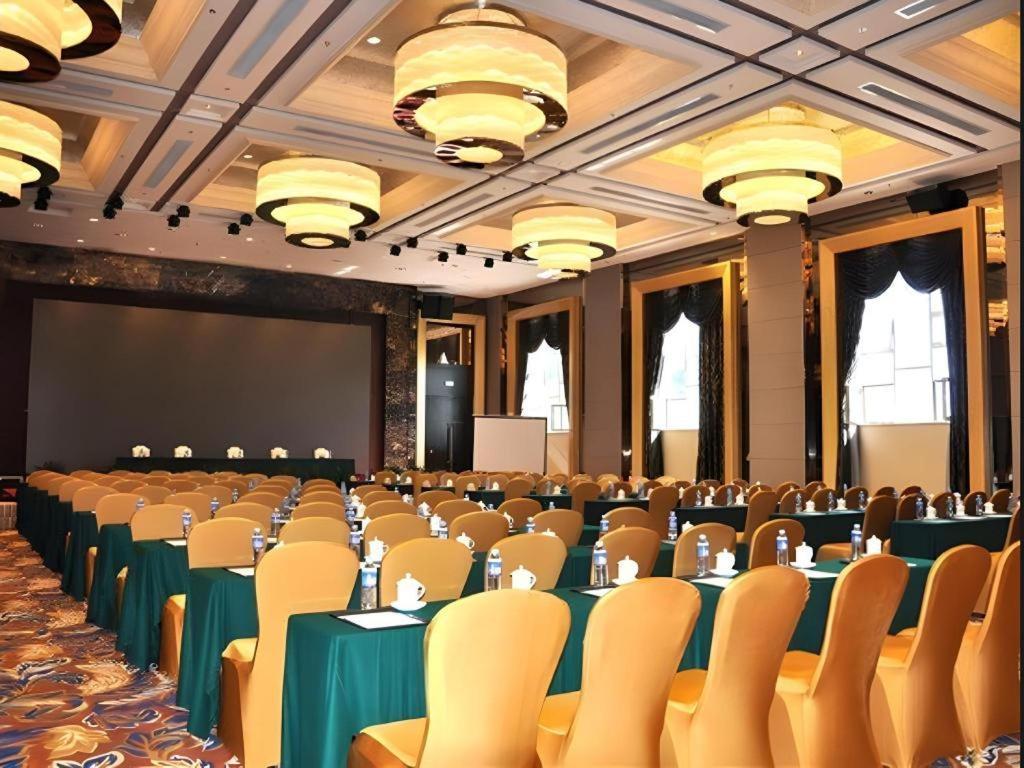Country Garden Phoenix Hotel Шеньян Экстерьер фото