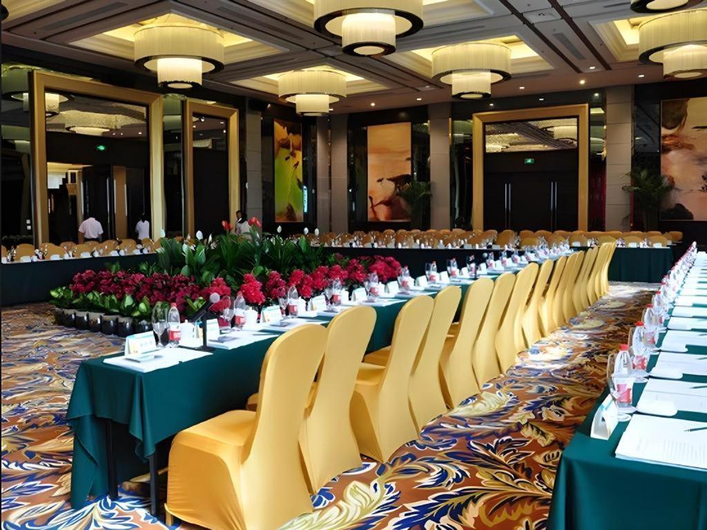 Country Garden Phoenix Hotel Шеньян Экстерьер фото