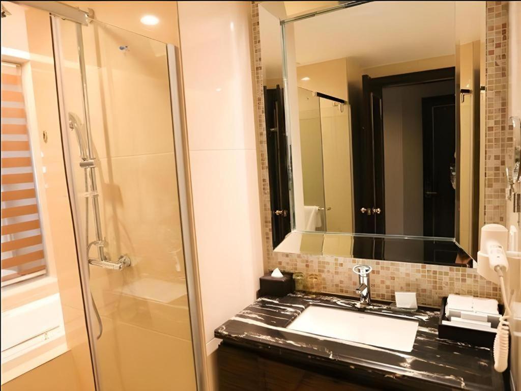 Country Garden Phoenix Hotel Шеньян Экстерьер фото